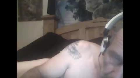 Snapshot of easye4015 chatting on October 10, 2025, 11:42 am Easye online show from October 10, 2025, 11:42 am