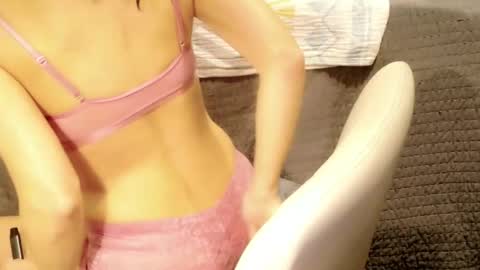 Snapshot of eatme_six9 chatting on May 5, 2026, 5:37 am Six online show from May 5, 2026, 5:37 am