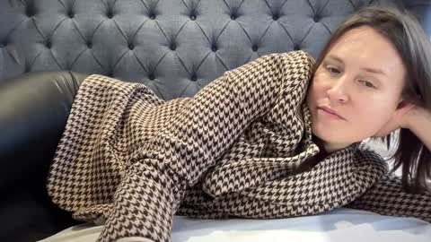 Snapshot of eatmypie69 chatting on November 14, 2025, 1:43 pm Nadia Ferreira online show from November 14, 2025, 1:43 pm