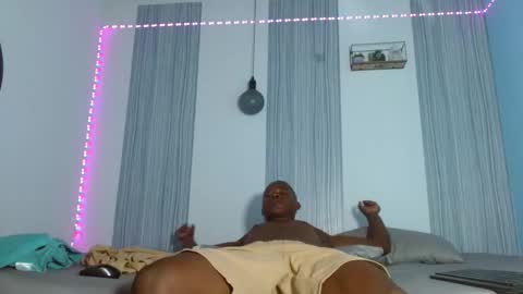 Chris Palaz  online show from November 7, 2025, 6:41 pm