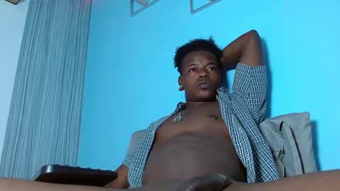 Chris Palaz  online show from December 5, 2025, 8:27 pm