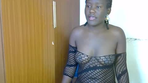 Queen online show from December 4, 2025, 12:14 pm