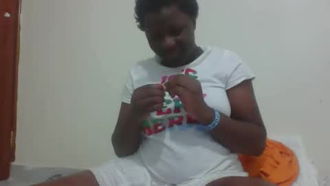 Snapshot of ebony_cecee chatting on October 21, 2025, 8:37 am ebony_cecee online show from October 21, 2025, 8:37 am