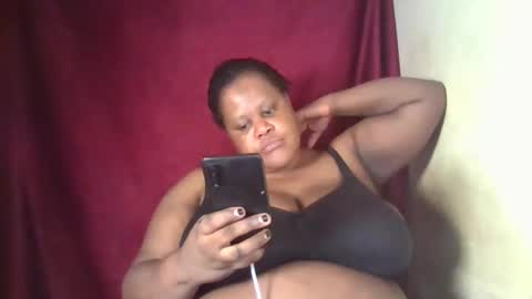 ebony_magixs online show from November 28, 2025, 7:38 pm