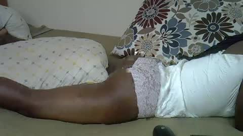 Snapshot of ebony_malika chatting on March 1, 2025, 6:21 pm malika online show from March 1, 2025, 6:21 pm
