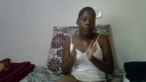 Snapshot of ebony_malika chatting on March 8, 2025, 6:54 am malika online show from March 8, 2025, 6:54 am