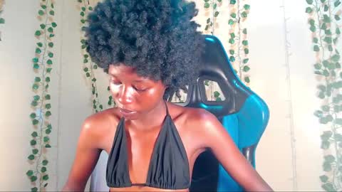 ebony_petite02 online show from December 3, 2024, 12:16 pm