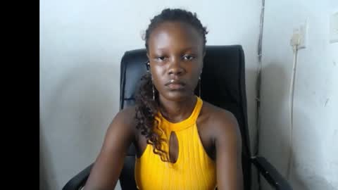 Snapshot of ebony_petitegirl chatting on May 18, 2026, 8:14 pm Lilly online show from May 18, 2026, 8:14 pm