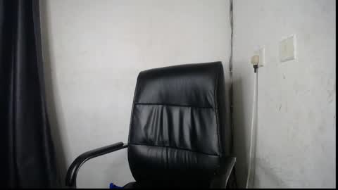 Snapshot of ebony_petitegirl chatting on June 7, 2026, 7:50 pm Lilly online show from June 7, 2026, 7:50 pm