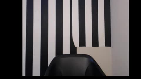 Ella online show from October 26, 2025, 11:42 pm