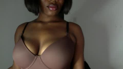 delilah online show from April 26, 2026, 6:49 pm