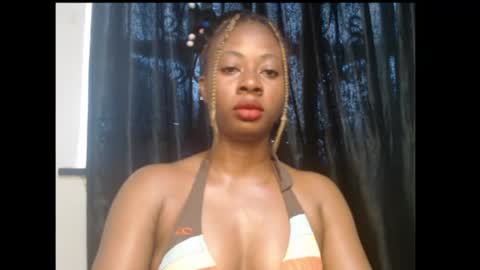 Snapshot of ebony_queenx chatting on June 16, 2026, 7:55 am Queen online show from June 16, 2026, 7:55 am