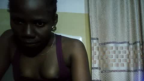 Snapshot of ebonybeauty_xx chatting on September 19, 2025, 10:10 pm ebonybeauty_xx online show from September 19, 2025, 10:10 pm