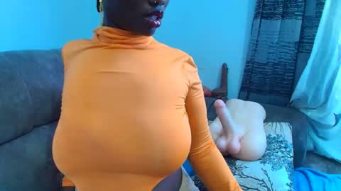 Ebony Melanie online show from February 1, 2026, 11:53 am