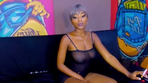 Snapshot of ebonydollx69 chatting on January 17, 2025, 10:33 am Pearl online show from January 17, 2025, 10:33 am