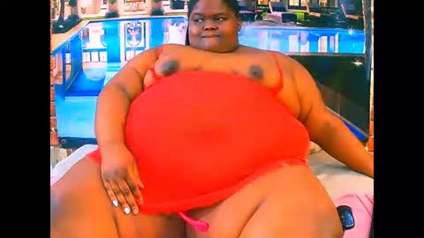 ebonyhotbuns4u2luv online show from May 14, 2026, 7:04 am