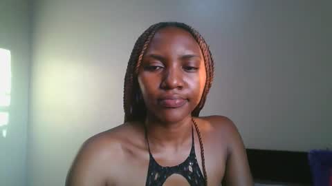 ebonyslut09 online show from March 9, 2026, 4:16 am
