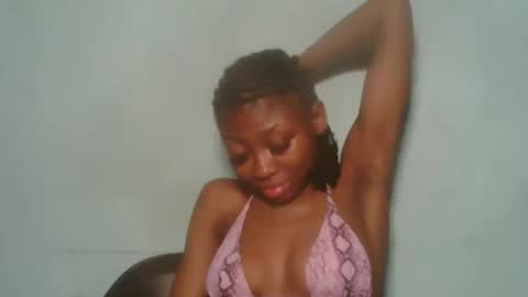 Snapshot of ebonyxxbabe chatting on October 23, 2025, 6:39 pm ebonyxxbabe online show from October 23, 2025, 6:39 pm