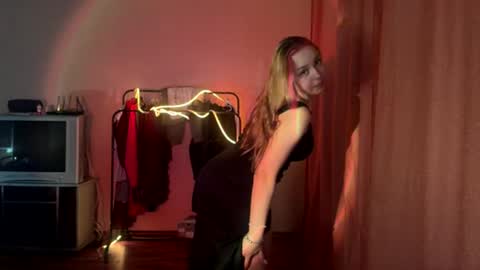 April online show from February 9, 2026, 9:30 pm