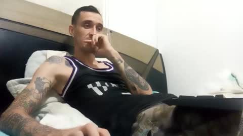 Edd Gallego online show from November 19, 2025, 4:29 pm