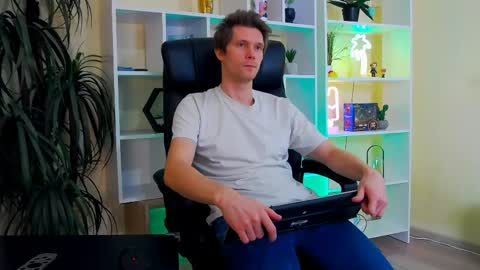 eddie_baker online show from April 15, 2026, 8:31 pm