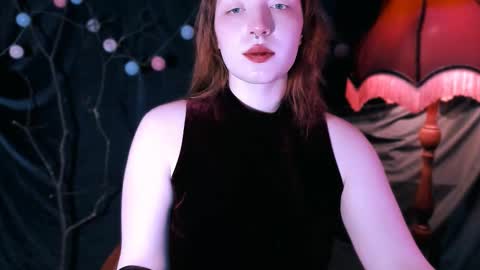 Snapshot of edenlilitht chatting on November 17, 2025, 5:46 am Lilith online show from November 17, 2025, 5:46 am