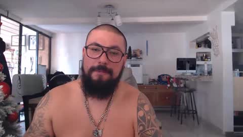 edgarram83 online show from December 12, 2024, 8:32 pm