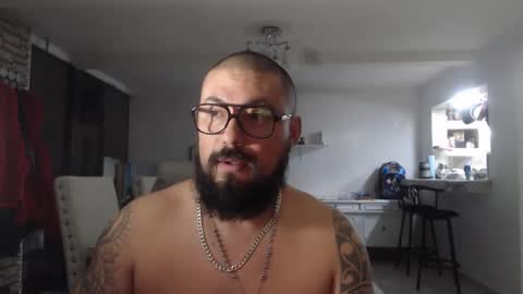 edgarram83 online show from March 2, 2025, 9:21 am