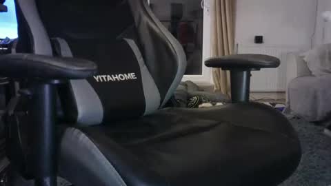 Snapshot of edged_biker chatting on December 22, 2024, 12:50 am edged biker online show from December 22, 2024, 12:50 am