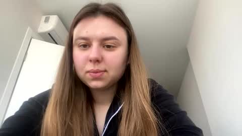 Snapshot of edina77 chatting on March 15, 2026, 11:27 am Edina online show from March 15, 2026, 11:27 am