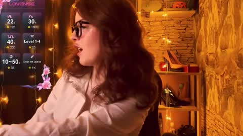 Friendly neighbourhoud redhead  online show from October 12, 2025, 11:37 pm