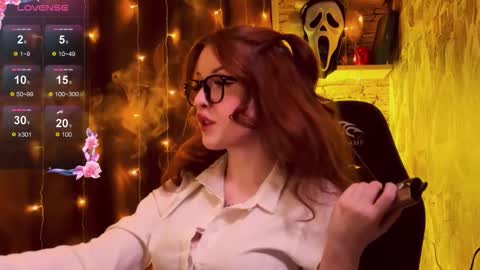 Friendly neighbourhoud redhead  online show from November 9, 2025, 12:09 am