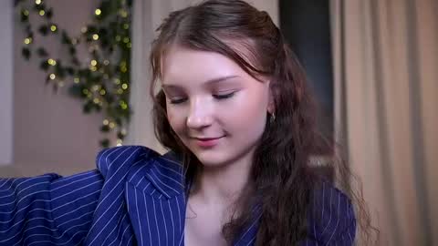 Lisa  online show from April 5, 2026, 10:51 pm