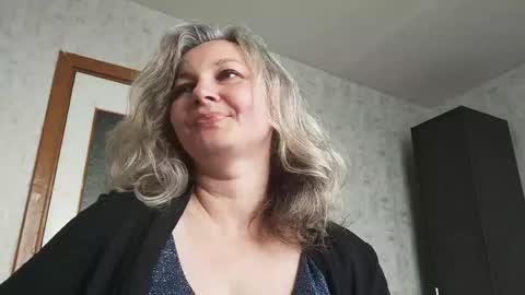 Snapshot of edithmanning chatting on June 2, 2026, 7:43 am edithmanning online show from June 2, 2026, 7:43 am