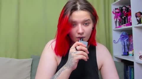 Snapshot of edna_dana chatting on October 5, 2025, 8:07 pm Edna online show from October 5, 2025, 8:07 pm