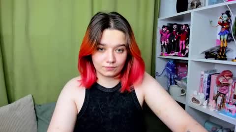 Snapshot of edna_dana chatting on November 10, 2025, 9:36 pm Edna online show from November 10, 2025, 9:36 pm