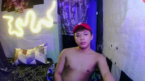 Snapshot of edrianburca052 chatting on October 31, 2025, 12:22 am urasian chub online show from October 31, 2025, 12:22 am