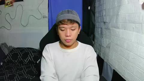 Snapshot of edrianburca052 chatting on December 4, 2025, 6:44 am urasian chub online show from December 4, 2025, 6:44 am