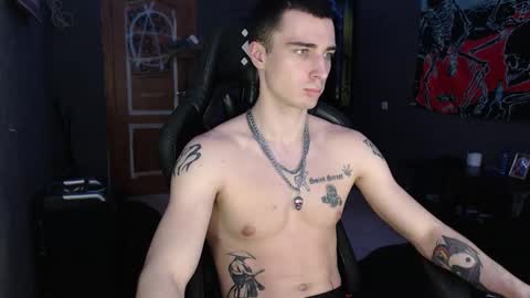 Snapshot of eduard_loveee chatting on March 10, 2026, 6:35 pm Eduar online show from March 10, 2026, 6:35 pm