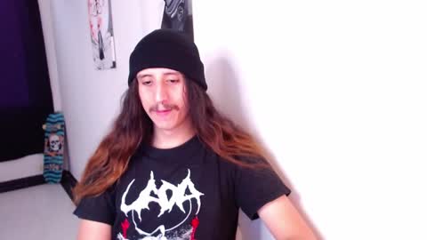 edward_chann online show from January 10, 2025, 9:42 pm