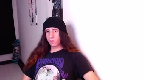 edward_chann online show from February 6, 2025, 10:43 pm