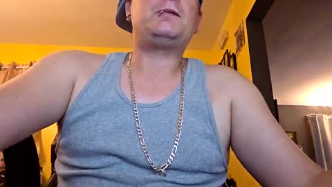 Snapshot of edwardaims_2please chatting on September 29, 2025, 2:27 am edwardaims_2please online show from September 29, 2025, 2:27 am