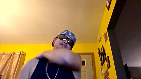 edwardaims_2please online show from November 23, 2025, 3:39 am