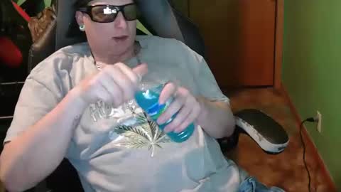 edwardaims_2please online show from April 3, 2026, 3:15 am