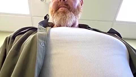 Snapshot of edyja chatting on October 28, 2025, 2:09 pm Eddya online show from October 28, 2025, 2:09 pm