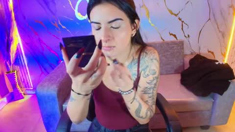 eemily_1 online show from September 20, 2025, 1:23 pm