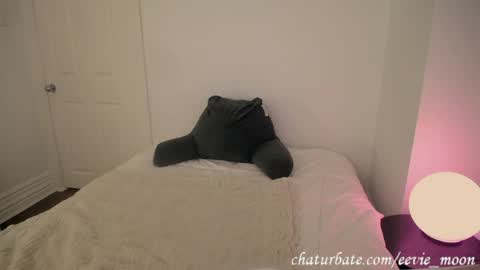 eevie online show from May 22, 2026, 5:47 am