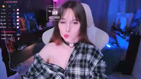 Snapshot of effie_lee chatting on November 19, 2025, 4:40 pm Effie online show from November 19, 2025, 4:40 pm