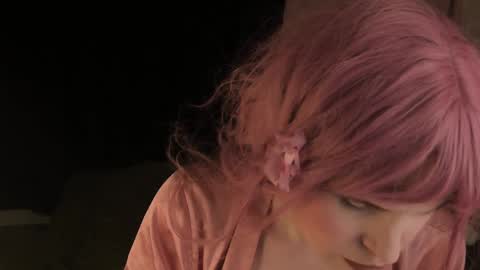 Snapshot of effiemur chatting on December 29, 2024, 3:03 pm Effie Mur online show from December 29, 2024, 3:03 pm