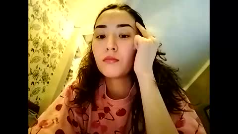 Effy online show from March 6, 2025, 4:38 pm